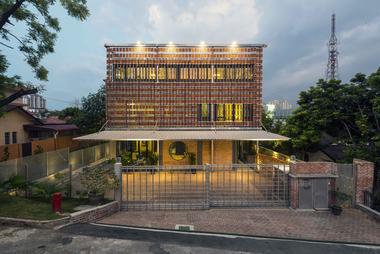 Gallery of Clay Roof House / DRTAN LM Architect  - 1