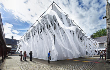 Willow Theater / Tim Lai Architect + Brad Steinmetz Stage Design