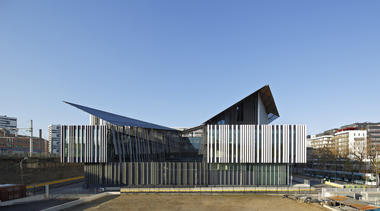 Macdonald Public Facility Complex  / Kengo Kuma & Associates