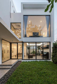 Kradoan House / Thiti Ophatsodsai