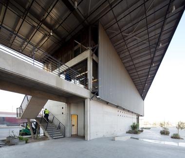 Edificio de Logística, Ventas y Marquesina de Expedición / Bastias|Cardemil arquitectos + Sabbagh Arquitectos