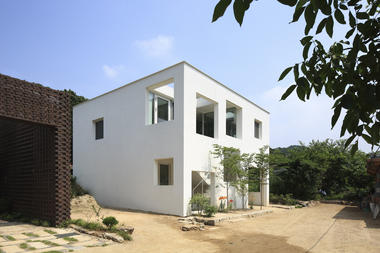 9X9 Experimental House / YounghanChung Architects