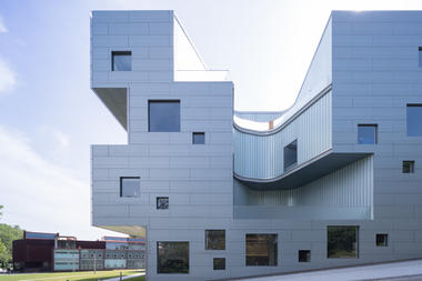 Edificio de Artes Visuales en la Universidad de Lowa / Steven Holl Architects