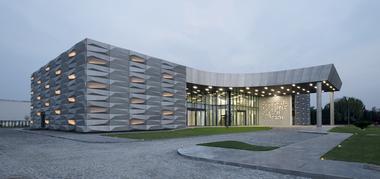 Gallery of S2OSB Headquarters & Conference Hall / BINAA  - 21