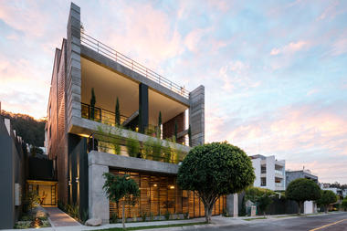 Apartment Building Zambeze  / Juan Pablo Ribadeneira Mora