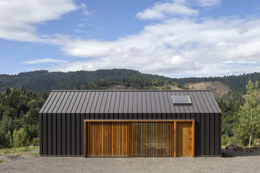 Gallery of Elk Valley Tractor Shed / FIELDWORK Design & Architecture  - 11