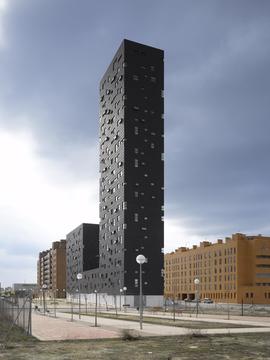 马德里社会住宅 / Estudio Entresitio