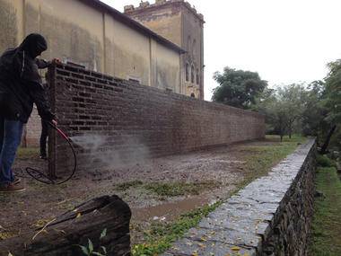 Watch How These South American Architects Construct a Brickless Brick Wall