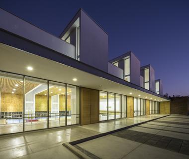 Gallery of Dunalastair School Gymnasium / Patricio Schmidt  + Alejandro Dumay   - 9