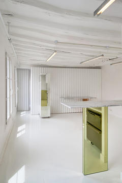 Apartment in Paris  / UBALT