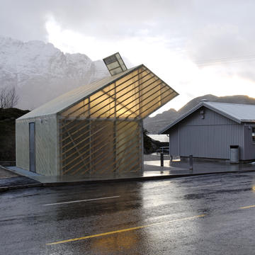 Jektvik Ferry Quay Area / Carl-Viggo Hølmebakk