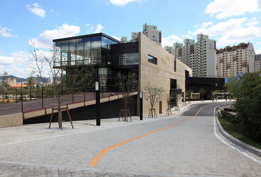 Gwangju Biennale Support Center / IROJE Architects & Planners