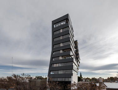 Urquiza Building / Federico Marinaro