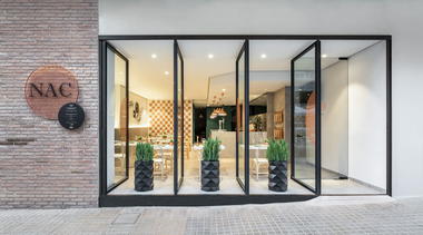 NAC Restaurant  / EstudiHac 