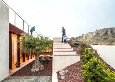 Gallery of Half Buried House / eneseis arquitectura  - 1