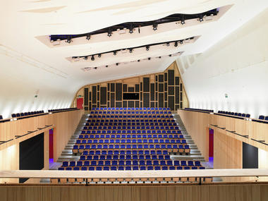 Galeria de Como projetar assentos para teatro: 21 layouts detalhados   - 23