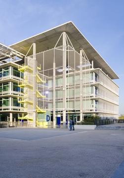 Gallery of Abengoa Tecnological Campus Palmas Altas / RSH+P + Vidal y Asociados arquitectos  - 3