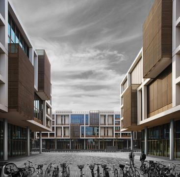 Tortona 37 Multi-Purpose Complex / Matteo Thun & Partners