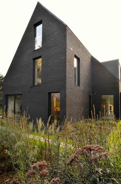 Villa Black  / K2A