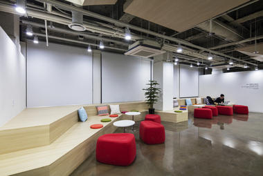 Venture企业综合楼 / Soon Gak Jang + SIGONGtech + Jay is Working + Space NEN