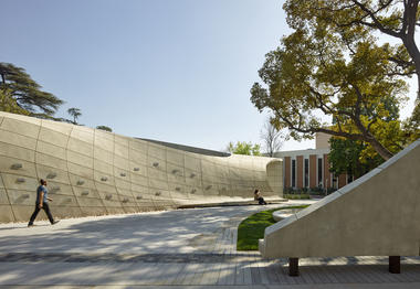 Gallery of Kaplan Family Pavilion at City of Hope /  Belzberg Architects  - 5