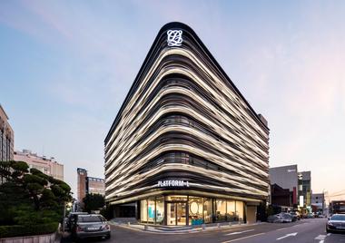 Platform-L当代艺术中心 / JOHO Architecture