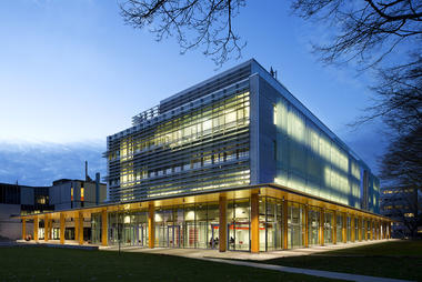 Gallery of Earth Sciences Building  / Perkins + Will  - 1