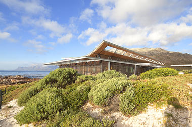 Rooiels Beach House / Elphick Proome Architects 