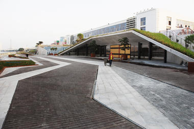 Pearl River Beer Factory Landscape / Atelier cnS