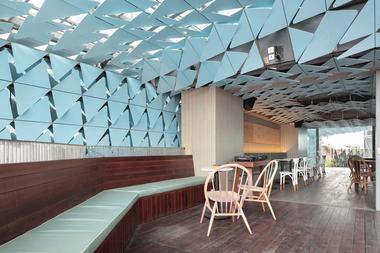 IZE HOTEL / Studio TonTon