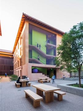 Residencias Highland Hall en Stanford University / LEGORRETA