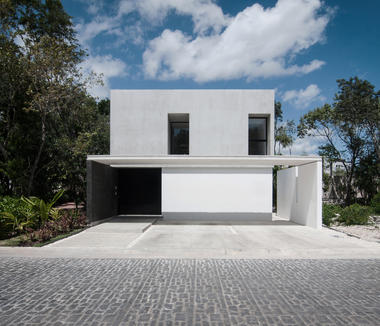 Garcias House / Warm Architects
