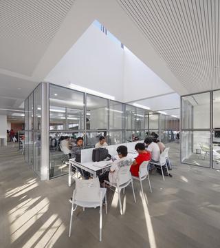 Galería de Biblioteca de Ciencias, Ingenieria y Arquitectura PUCP / Llosa Cortegana Arquitectos  - 6