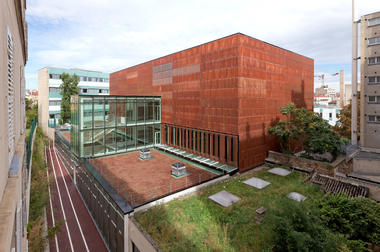 241 Sports Center Hector Berlioz / Dietmar Feichtinger Architects