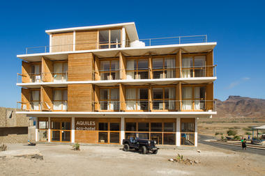 Aquiles Eco Hotel / Ramos Castellano Arquitectos
