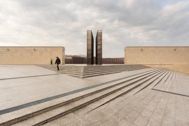 Bologna Shoah Memorial / SET