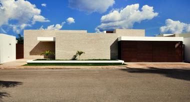 Rajuela House / Muñoz Arquitectos