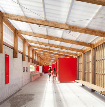 Théâtre d'eau Swimming Pool / LOG Architectes