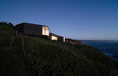 House Tunquén / WHALE!