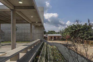 Gallery of House of Memory and Community Space / Taller Sintesis + Angélica Gaviria  - 2