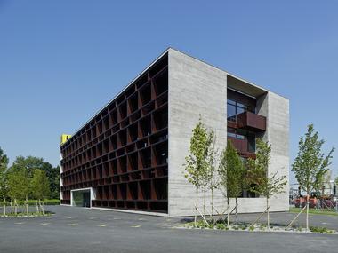 i+R Group Corporate Headquarters / Dietrich | Untertrifaller Architekten