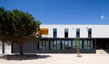 Secondary School Azevedo Neves / João Lúcio Lopes