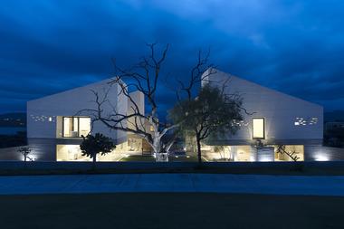 Datri & Dasa House / [mavarq] 