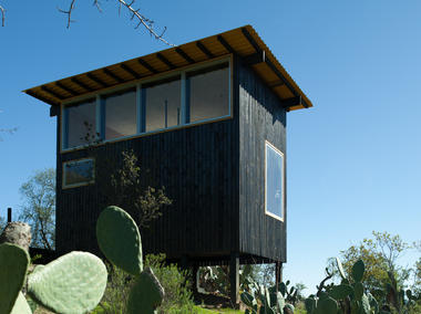 Gallery of Charred Cabin / DRAA  - 3