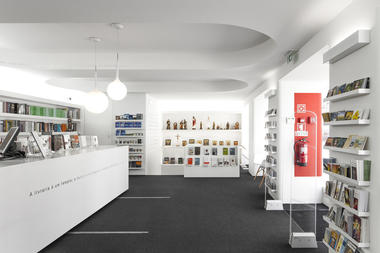 Paulus Bookshop / Site Specific Arquitectura