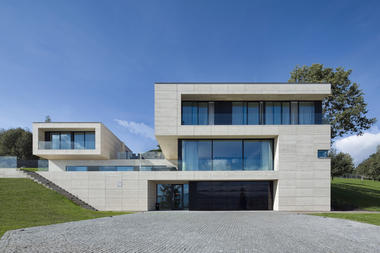 Villa in Děčín / Studio Pha