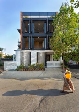Architects Home Studio / BetweenSpaces