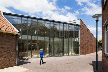 Restoration and Extension Museum Nairac / Van Hoogevest Architecten