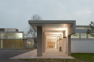 Gallery of Elderly Healthcare Building / Brullet Pineda Arquitectes  - 7