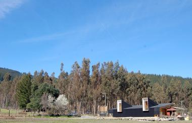 Community Center at Batuco Abajo / Luis Quezada